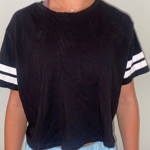 H&M black cropped T-shirt size medium